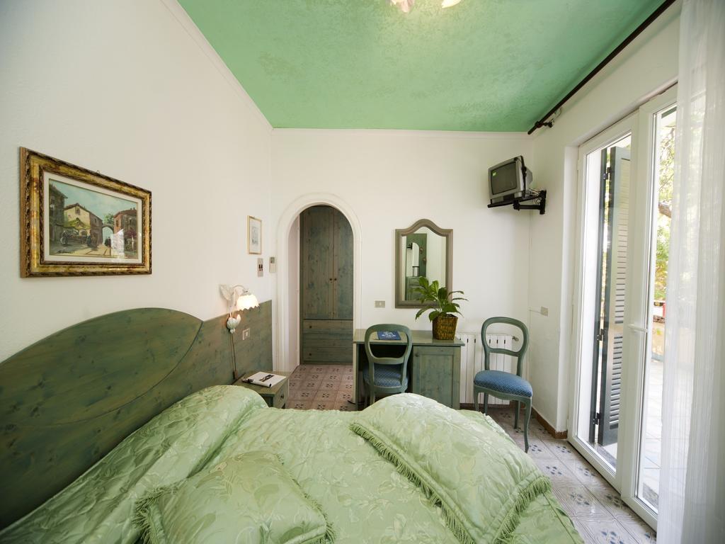 Hotel Giardino Delle Ninfe E La Fenice 3*