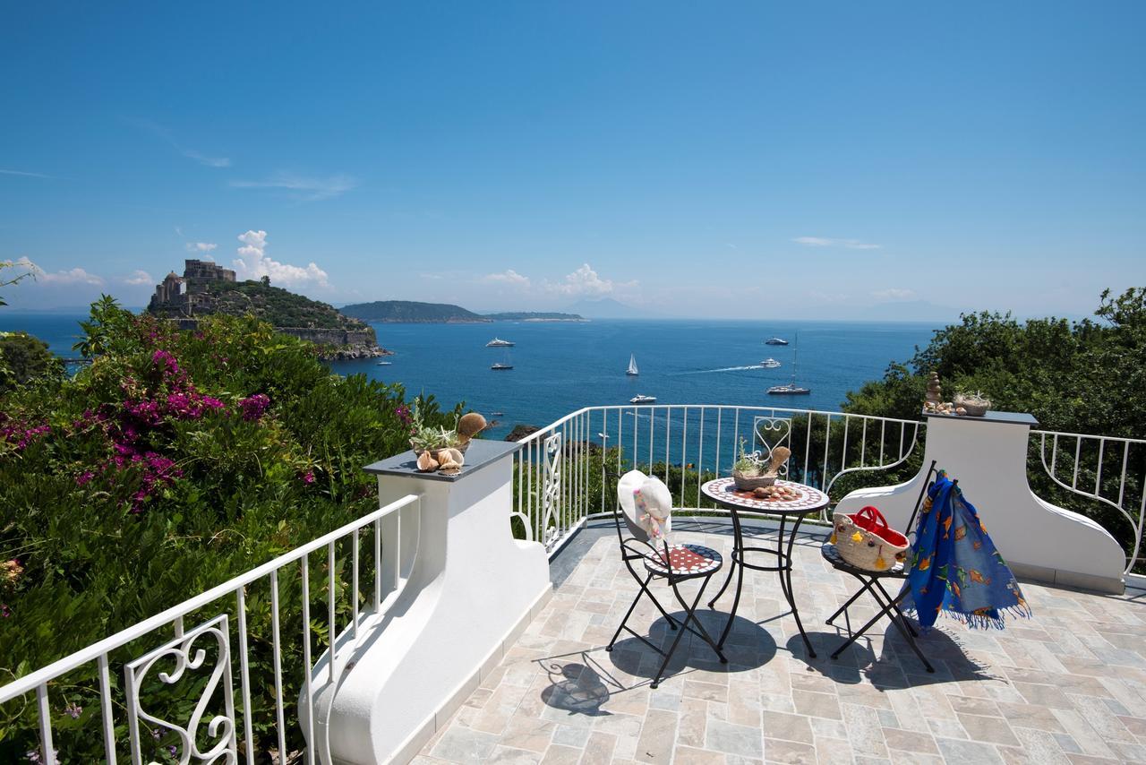 Giardino Delle Ninfe E La Fenice Ischia